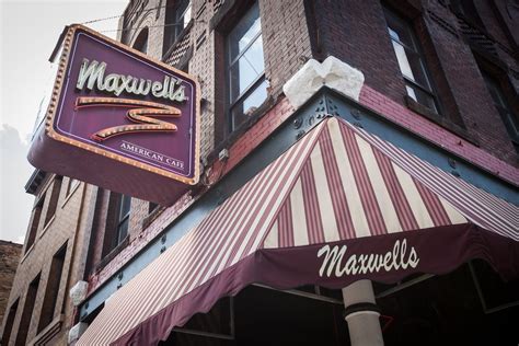 maxwell's american pub.